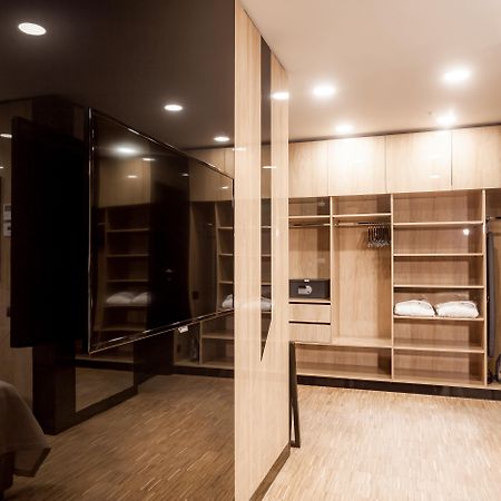 Hotel Platinia Cluj-Napoca Exterior photo A walk-in closet