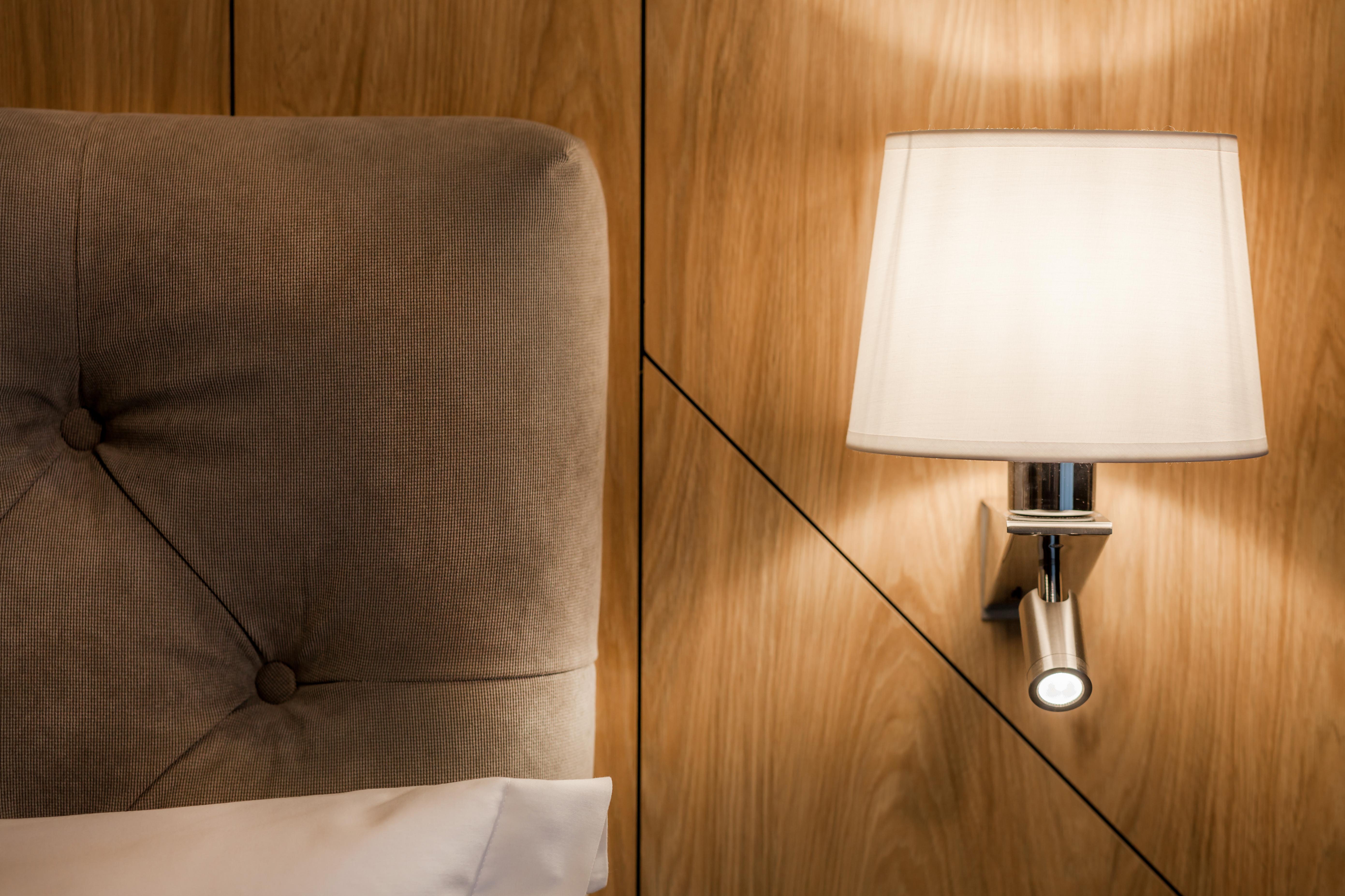Hotel Platinia Cluj-Napoca Exterior photo A wall light