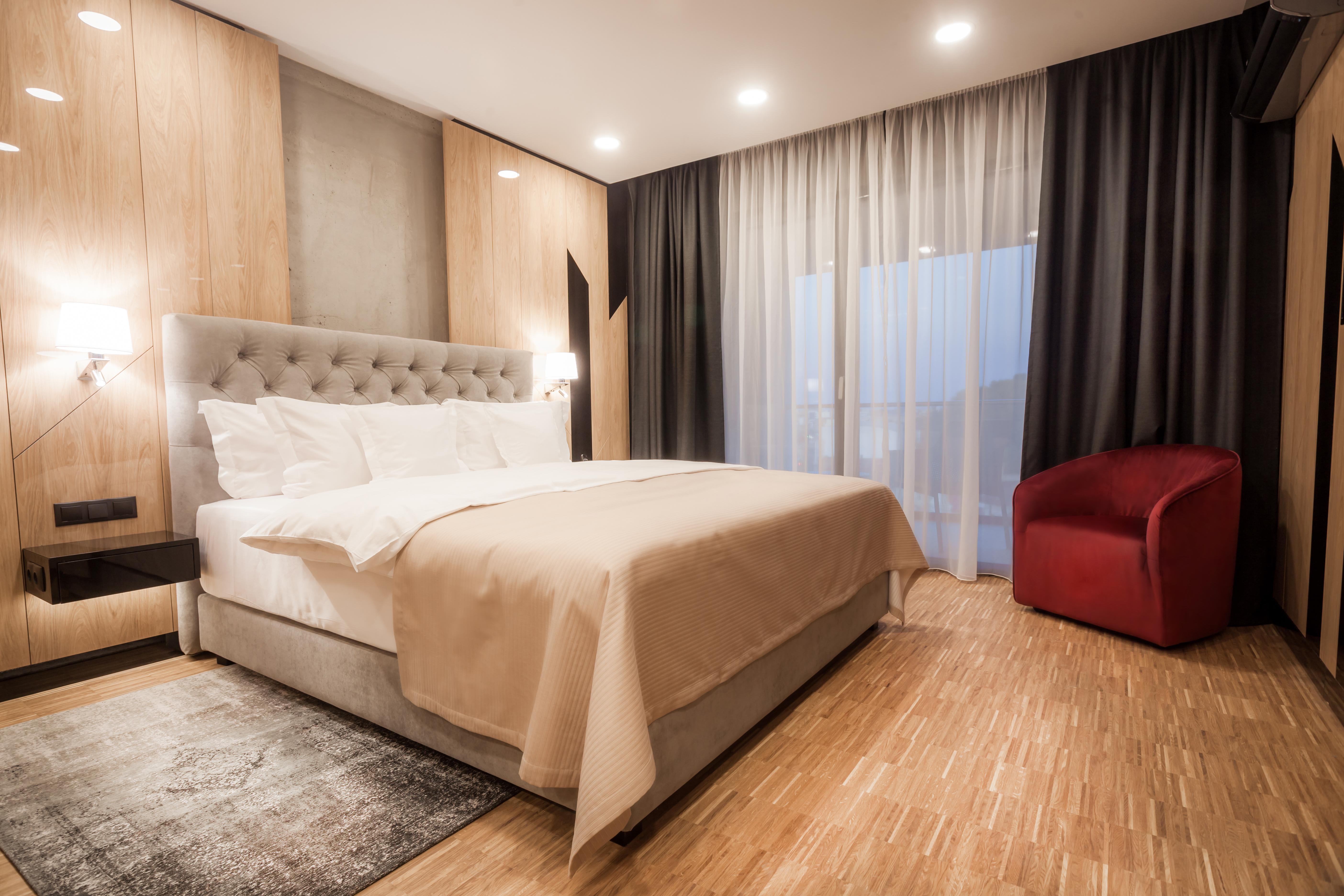 Hotel Platinia Cluj-Napoca Exterior photo A bedroom