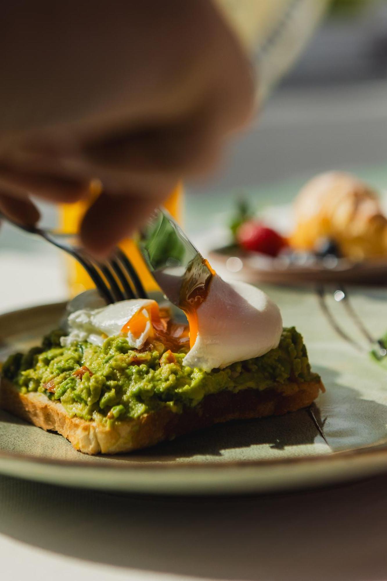 Hotel Platinia Cluj-Napoca Exterior photo Avocado and egg on toast