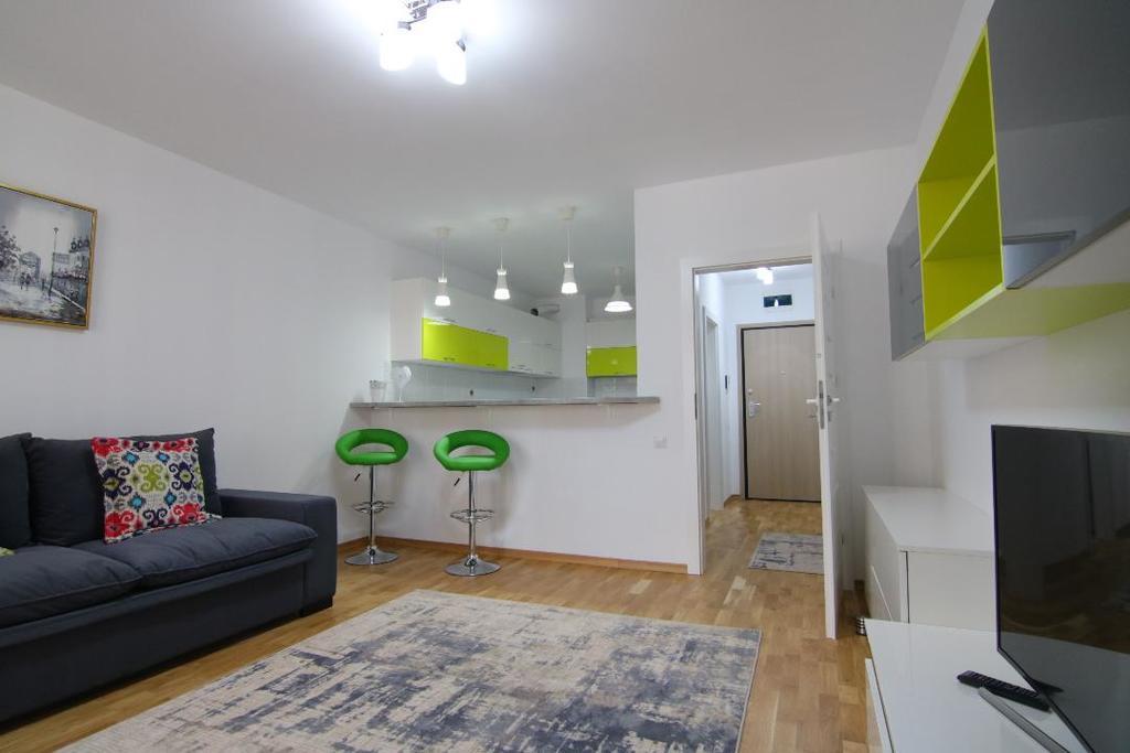 Hotel Platinia Cluj-Napoca Exterior photo A studio apartment in Warsaw, Poland