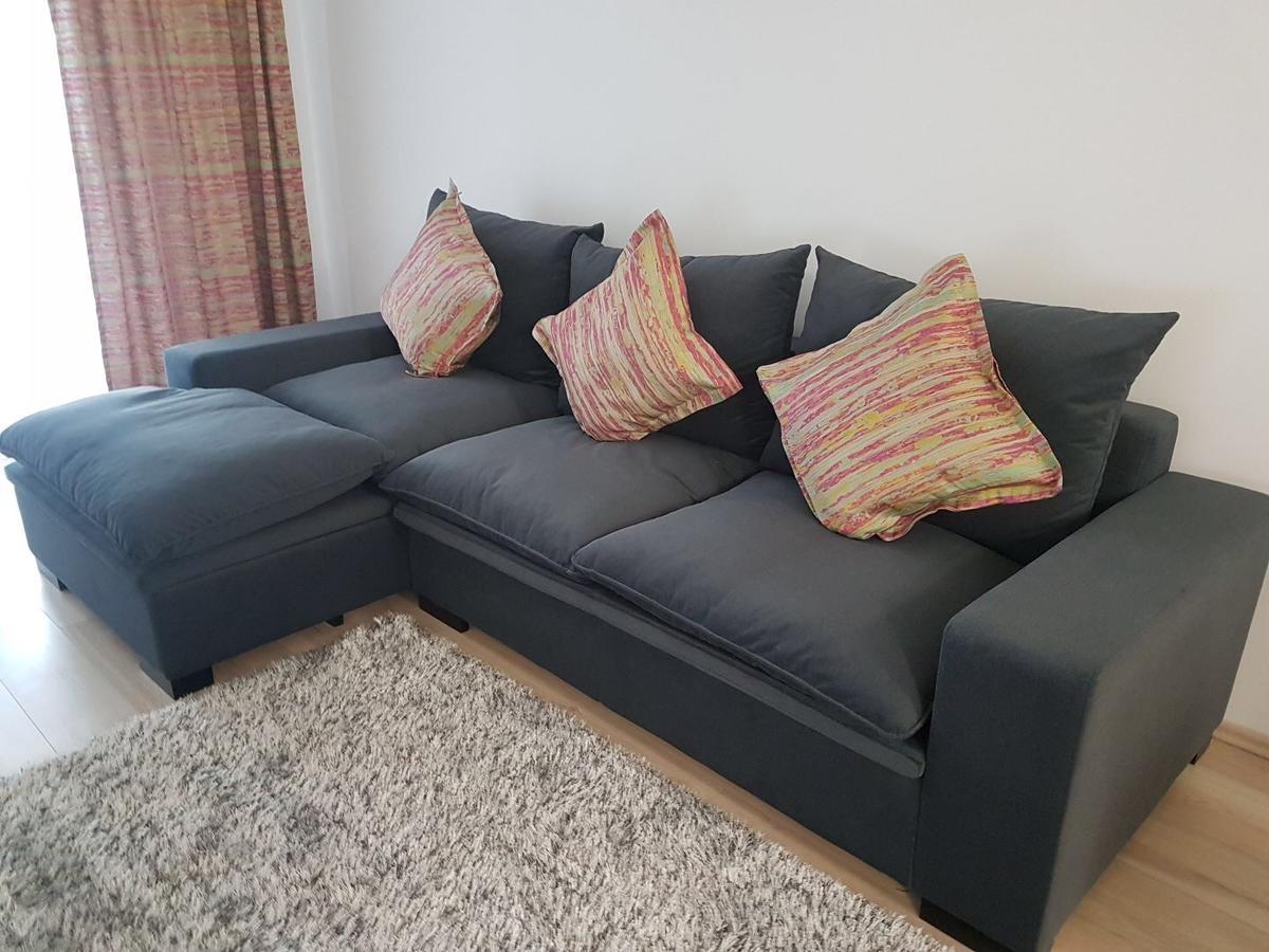 Hotel Platinia Cluj-Napoca Exterior photo A sofa