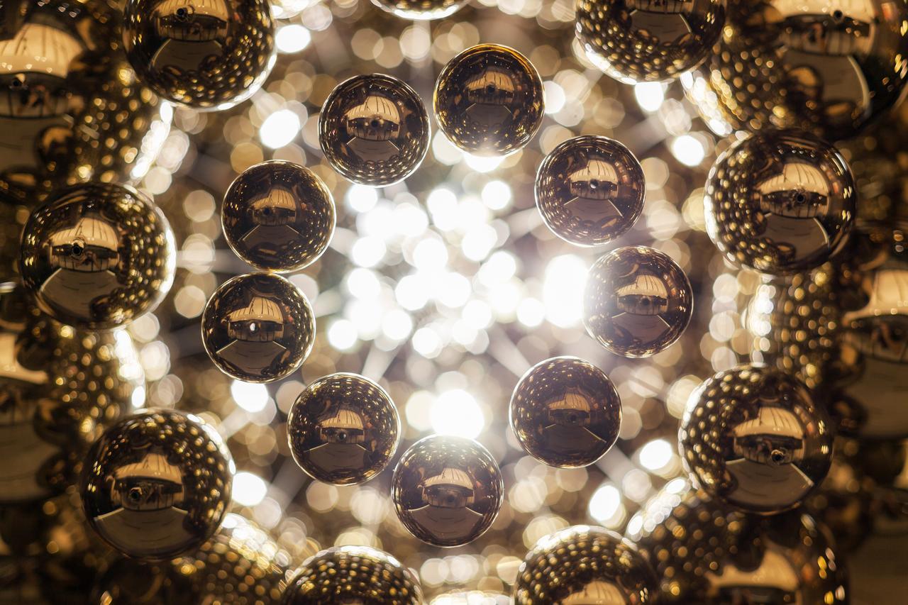 Hotel Platinia Cluj-Napoca Exterior photo A close-up of a mirror ball
