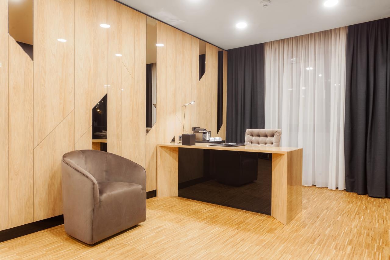 Hotel Platinia Cluj-Napoca Exterior photo Office of the Mayor of the City of Belgrade